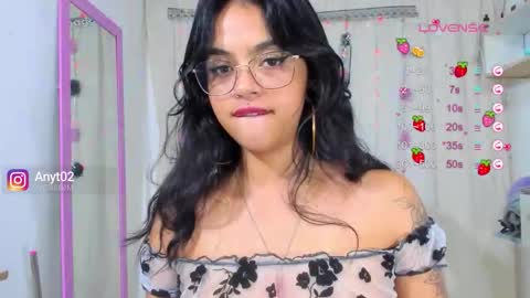 Snapshot of tianaa_a chatting on 25, 11, 2025 Anny 3 online show from 25, 11, 2025