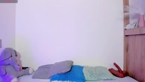 Snapshot of tianaglow44 chatting on 2, 6, 2026 T I A N A online show from 2, 6, 2026