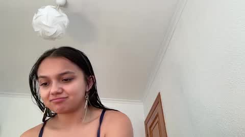 Tiana Le online show from 30, 4, 2026