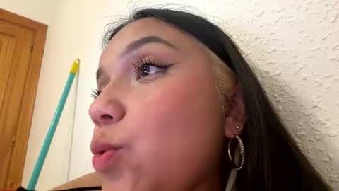 Snapshot of tianale chatting on 31, 5, 2026 Tiana Le online show from 31, 5, 2026