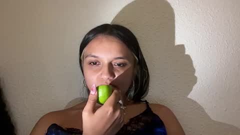 Snapshot of tianale chatting on 10, 6, 2026 Tiana Le online show from 10, 6, 2026
