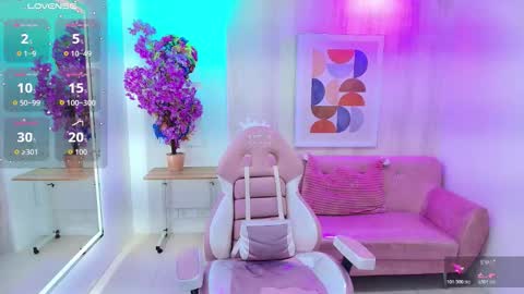 Snapshot of tiara_r chatting on 24, 10, 2025 Tiara online show from 24, 10, 2025