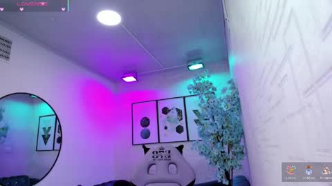 Snapshot of tiara_r chatting on 18, 4, 2026 Tiara online show from 18, 4, 2026