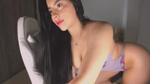 Snapshot of tiaraaa_02 chatting on 13, 9, 2025 Tiaraaa 02 online show from 13, 9, 2025