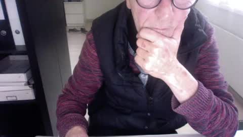 Snapshot of tiburzio chatting on 3, 12, 2024 tiburzio online show from 3, 12, 2024