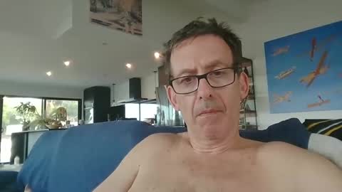 JustMe online show from 31, 12, 2024