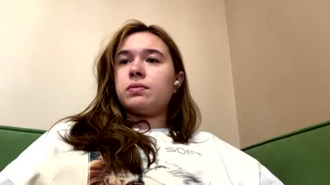 Snapshot of tierraclement chatting on 18, 6, 2026 Nika online show from 18, 6, 2026