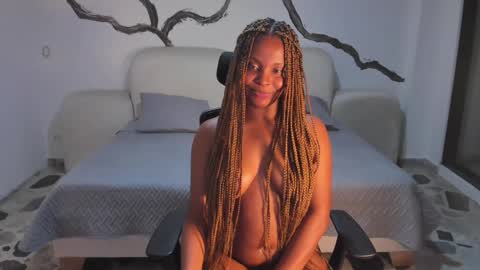 Snapshot of tifanytaylor1_ chatting on 20, 12, 2024 TIFF online show from 20, 12, 2024