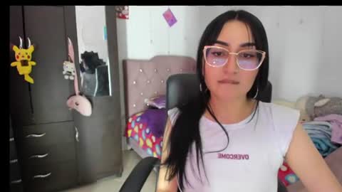 Snapshot of tiffani_williams chatting on 23, 6, 2026 tifany online show from 23, 6, 2026