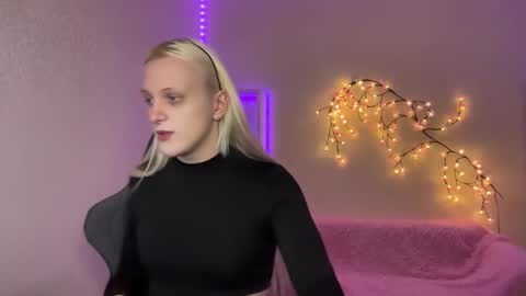 Amira online show from 17, 11, 2025