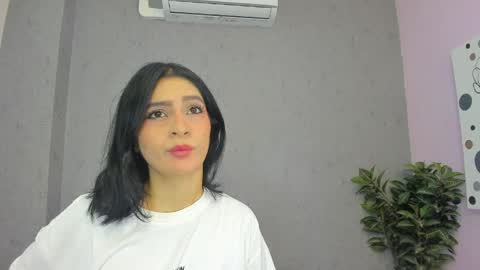 Snapshot of tiffany_mendez chatting on 24, 4, 2026 tiffany_mendez online show from 24, 4, 2026