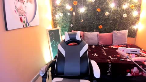 tiffany_sander online show from 6, 2, 2025