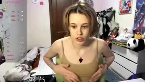 Snapshot of tiffanydziewanowski chatting on 28, 4, 2026 Tiffany online show from 28, 4, 2026