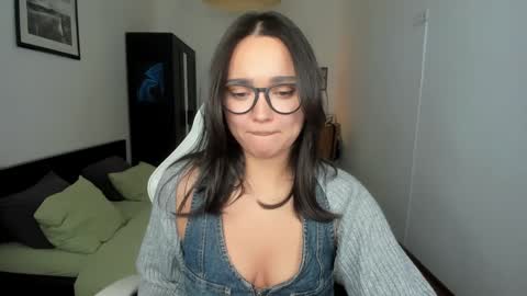 Snapshot of tiffanyflynn chatting on 5, 1, 2025 Tiffany online show from 5, 1, 2025