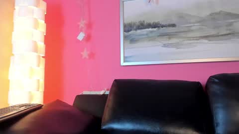 Stefany Suarez online show from 24, 1, 2025