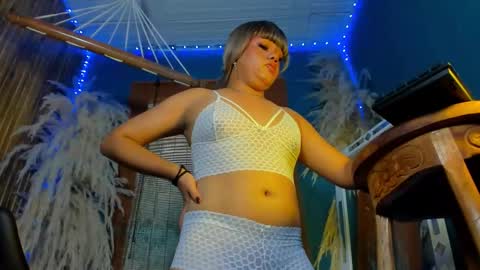 Snapshot of tiffanyy_deluxe chatting on 23, 10, 2025 tiffanyy_deluxe online show from 23, 10, 2025