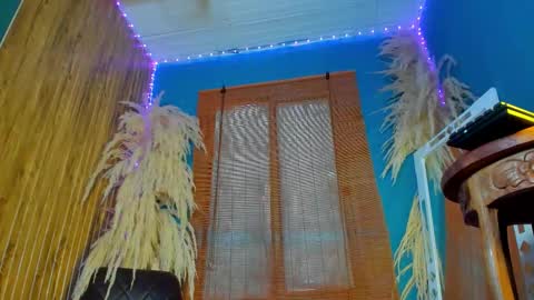 Snapshot of tiffanyy_deluxe chatting on 28, 10, 2025 tiffanyy_deluxe online show from 28, 10, 2025