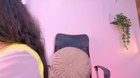 Snapshot of tiffvalentinee_ chatting on 13, 10, 2025 Tiffany online show from 13, 10, 2025