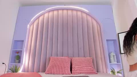 Snapshot of tiffvalentinee_ chatting on 18, 10, 2025 Tiffany online show from 18, 10, 2025