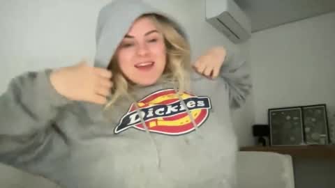 Snapshot of tigoldbitties11 chatting on 10, 9, 2025 Lexi online show from 10, 9, 2025