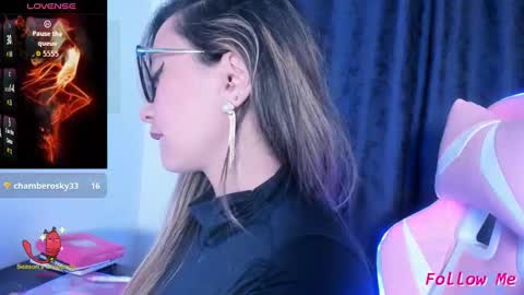 TILA TEQUILA online show from 7, 10, 2025