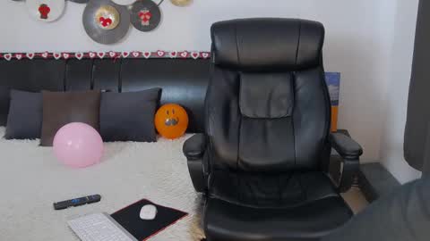 Snapshot of tim_mart chatting on 16, 2, 2025 ask me online show from 16, 2, 2025