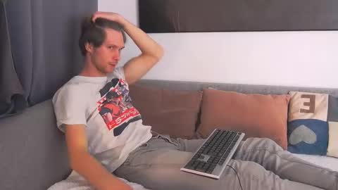 Snapshot of tim_mart chatting on 25, 11, 2025 ask me online show from 25, 11, 2025