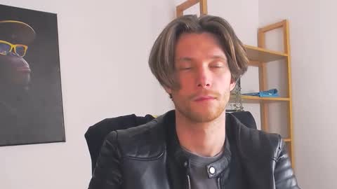 Snapshot of tim_mart chatting on 30, 11, 2025 ask me online show from 30, 11, 2025