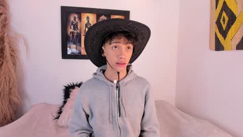 Snapshot of timothy_ross chatting on 5, 1, 2025 Timothy 21 years old online show from 5, 1, 2025