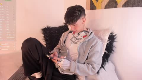 Snapshot of timothy_ross chatting on 6, 1, 2025 Timothy 21 years old online show from 6, 1, 2025