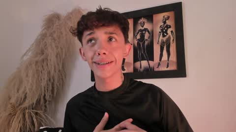 Snapshot of timothy_ross chatting on 6, 2, 2025 Timothy 21 years old online show from 6, 2, 2025