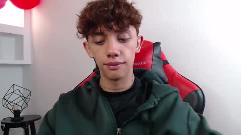 Snapshot of timothy_ross chatting on 10, 2, 2025 Timothy 21 years old online show from 10, 2, 2025