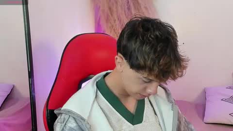 Snapshot of timothy_ross chatting on 12, 9, 2025 Timothy 21 years old online show from 12, 9, 2025