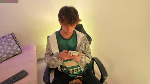 Snapshot of timothy_ross chatting on 28, 9, 2025 Timothy 21 years old online show from 28, 9, 2025