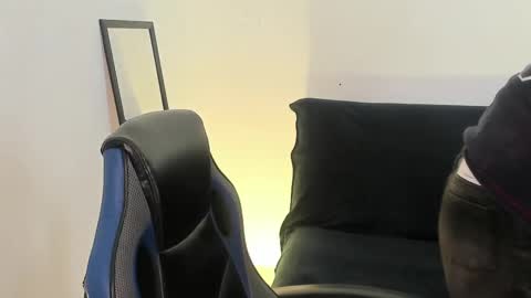 Snapshot of timothy_ross chatting on 18, 11, 2025 Timothy 21 years old online show from 18, 11, 2025