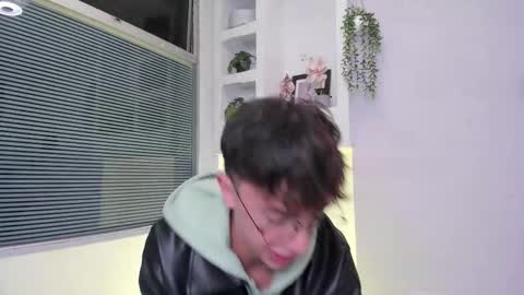 Timothy 21 years old online show from 29, 3, 2026