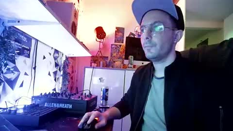 m0rty Kitty online show from 4, 1, 2025