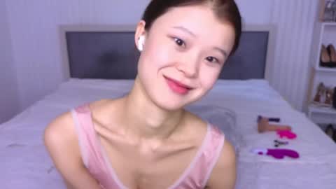 tina__kim online show from 15, 1, 2025