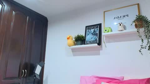 Tina Wild online show from 24, 11, 2025