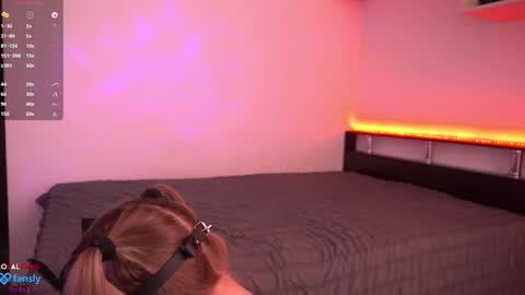 Snapshot of tinalittle_ chatting on 25, 9, 2025 Tinalittle online show from 25, 9, 2025