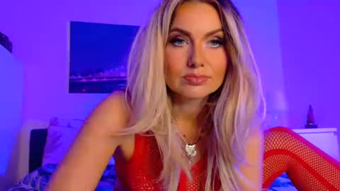 tinkerbell822 online show from 3, 10, 2025