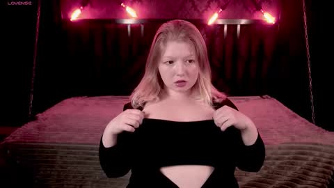 TinkerrBelll online show from 6, 10, 2025