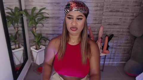 Tinna Goddess online show from 11, 9, 2025