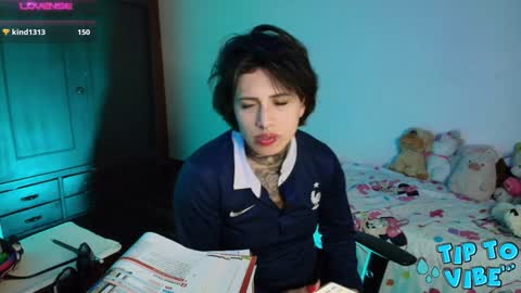 I AM BELLA  ----------- follow my  IG  TINNS 69 online show from 10, 12, 2024