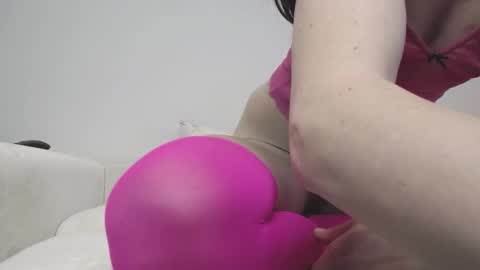 MissMagicLegs online show from 25, 2, 2025