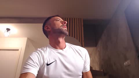 Snapshot of tinoclandestino chatting on 2, 2, 2025 tinoclandestino online show from 2, 2, 2025