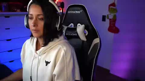 Snapshot of tiny_panther chatting on 5, 12, 2024 Ana Molly online show from 5, 12, 2024