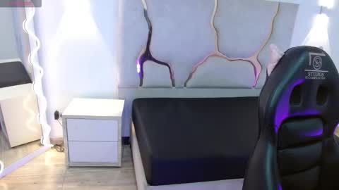 tiny_tay online show from 3, 3, 2026