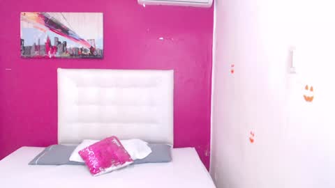 tiny_whore18 online show from 6, 1, 2025