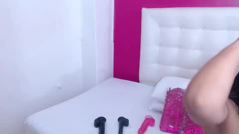 tiny_whore18 online show from 11, 3, 2025